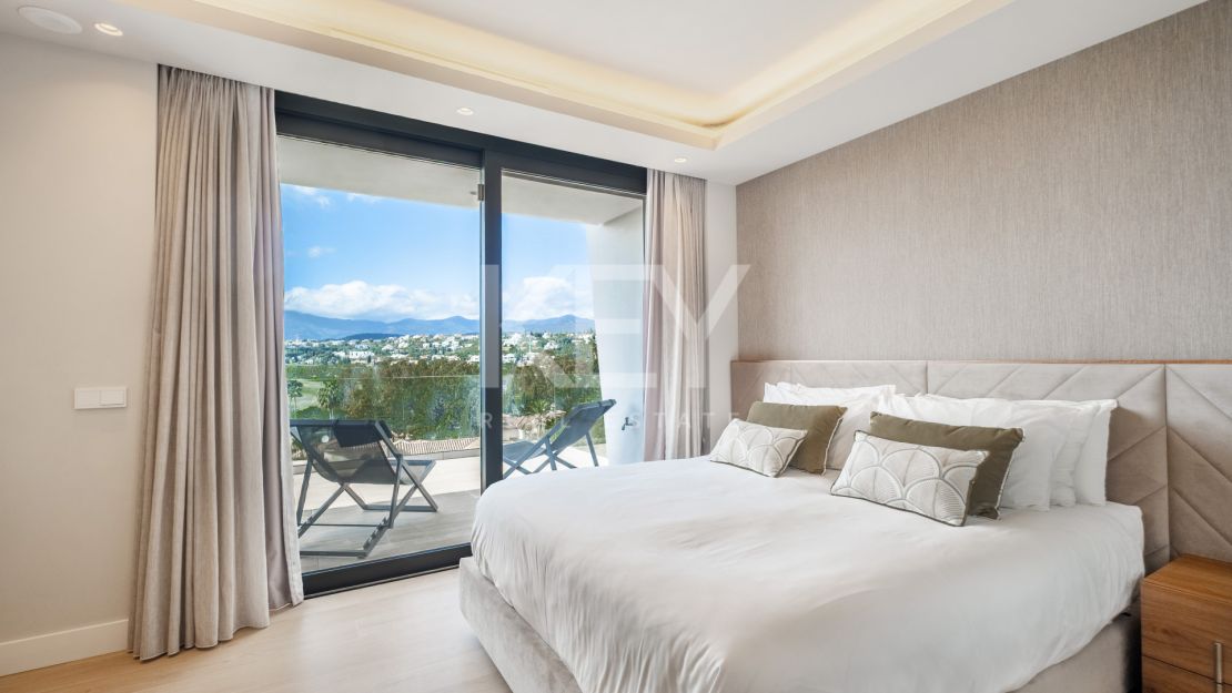 Villa De Lujo Con Vistas Panorámicas, Spa Privado Y Estilo De Vida Excepcional En El Paraíso, Estepona Este