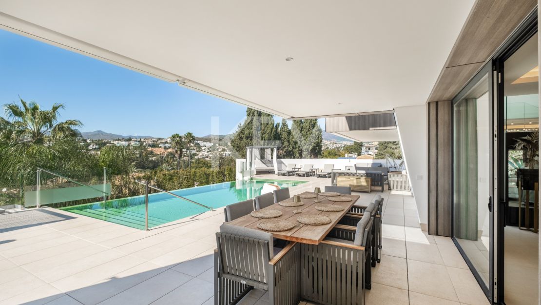 Villa De Lujo Con Vistas Panorámicas, Spa Privado Y Estilo De Vida Excepcional En El Paraíso, Estepona Este