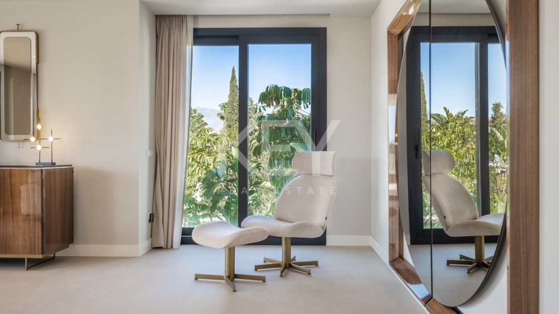 Villa De Lujo Con Vistas Panorámicas, Spa Privado Y Estilo De Vida Excepcional En El Paraíso, Estepona Este