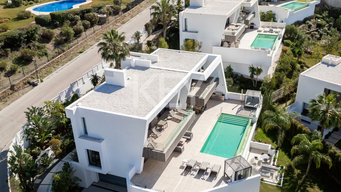 Villa De Lujo Con Vistas Panorámicas, Spa Privado Y Estilo De Vida Excepcional En El Paraíso, Estepona Este