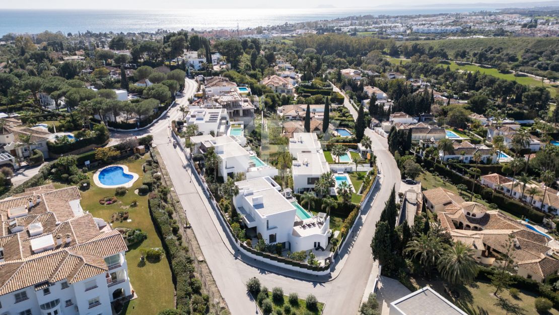 Villa De Lujo Con Vistas Panorámicas, Spa Privado Y Estilo De Vida Excepcional En El Paraíso, Estepona Este