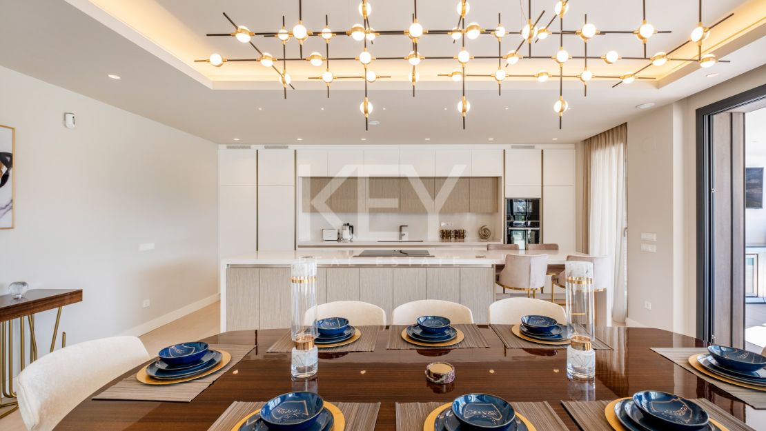 Villa De Lujo Con Vistas Panorámicas, Spa Privado Y Estilo De Vida Excepcional En El Paraíso, Estepona Este