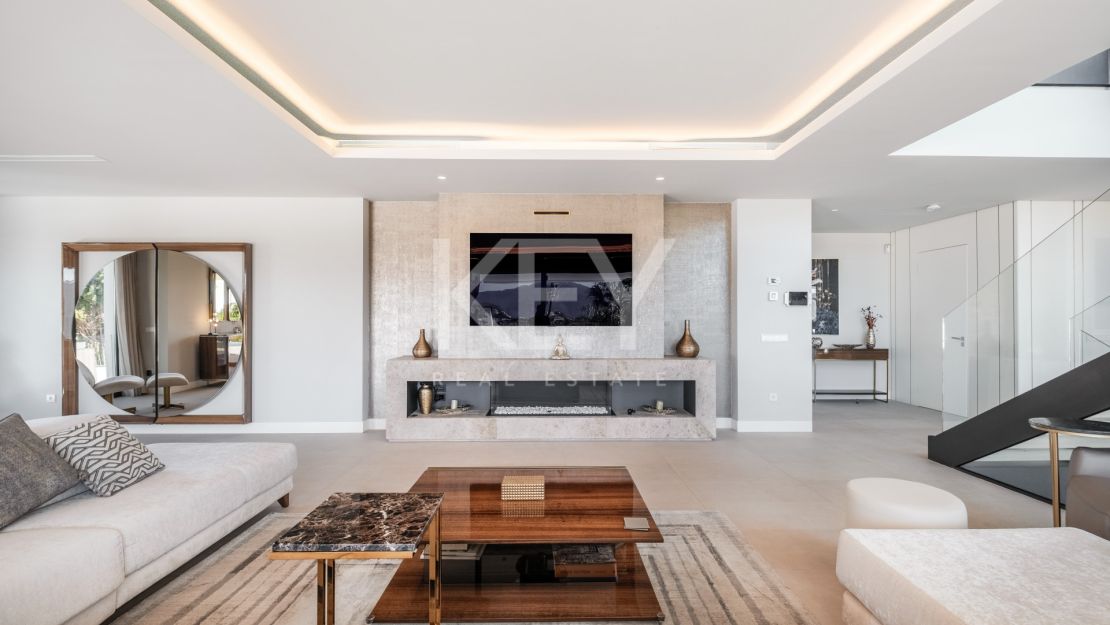 Villa De Lujo Con Vistas Panorámicas, Spa Privado Y Estilo De Vida Excepcional En El Paraíso, Estepona Este