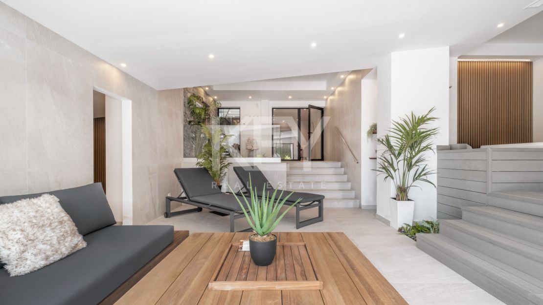 Villa De Lujo Con Vistas Panorámicas, Spa Privado Y Estilo De Vida Excepcional En El Paraíso, Estepona Este