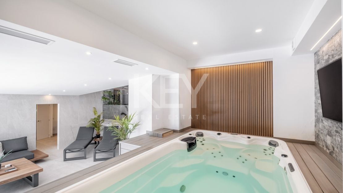 Villa De Lujo Con Vistas Panorámicas, Spa Privado Y Estilo De Vida Excepcional En El Paraíso, Estepona Este