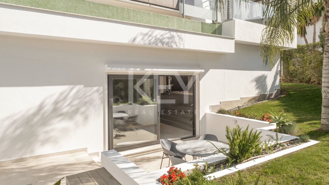 Villa De Lujo Con Vistas Panorámicas, Spa Privado Y Estilo De Vida Excepcional En El Paraíso, Estepona Este