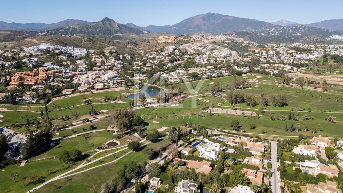 Villa De Lujo Con Vistas Panorámicas, Spa Privado Y Estilo De Vida Excepcional En El Paraíso, Estepona Este