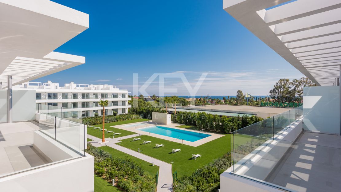 Contemporary penthouse close to the beach in Cancelada, New Golden Mile