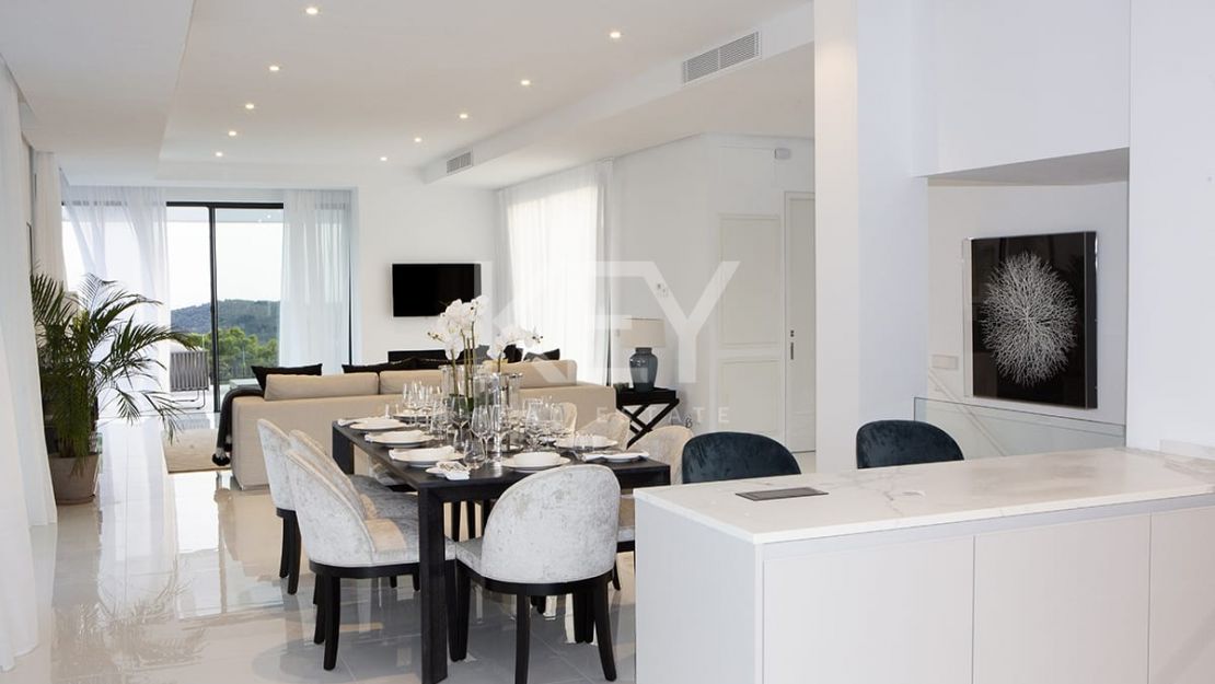 Панорамные виды на море: современная вилла с полной приватностью в Монте Майор, Бенахавис