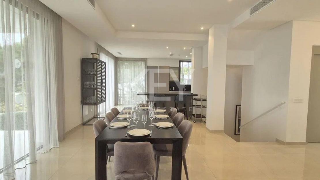 Панорамные виды на море: современная вилла с полной приватностью в Монте Майор, Бенахавис