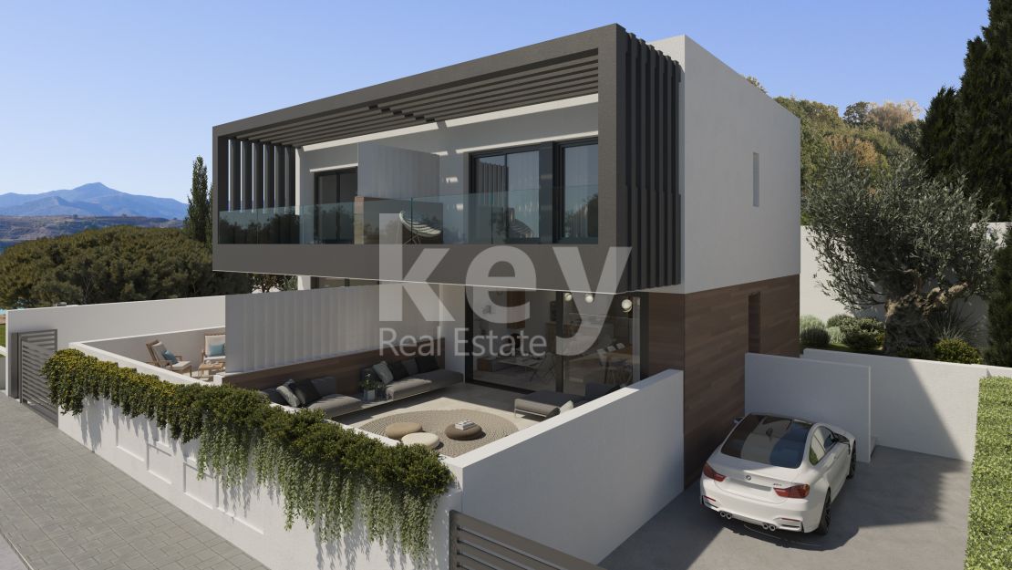 Hermosas villas adosadas en primera línea de golf, Atalaya Estepona