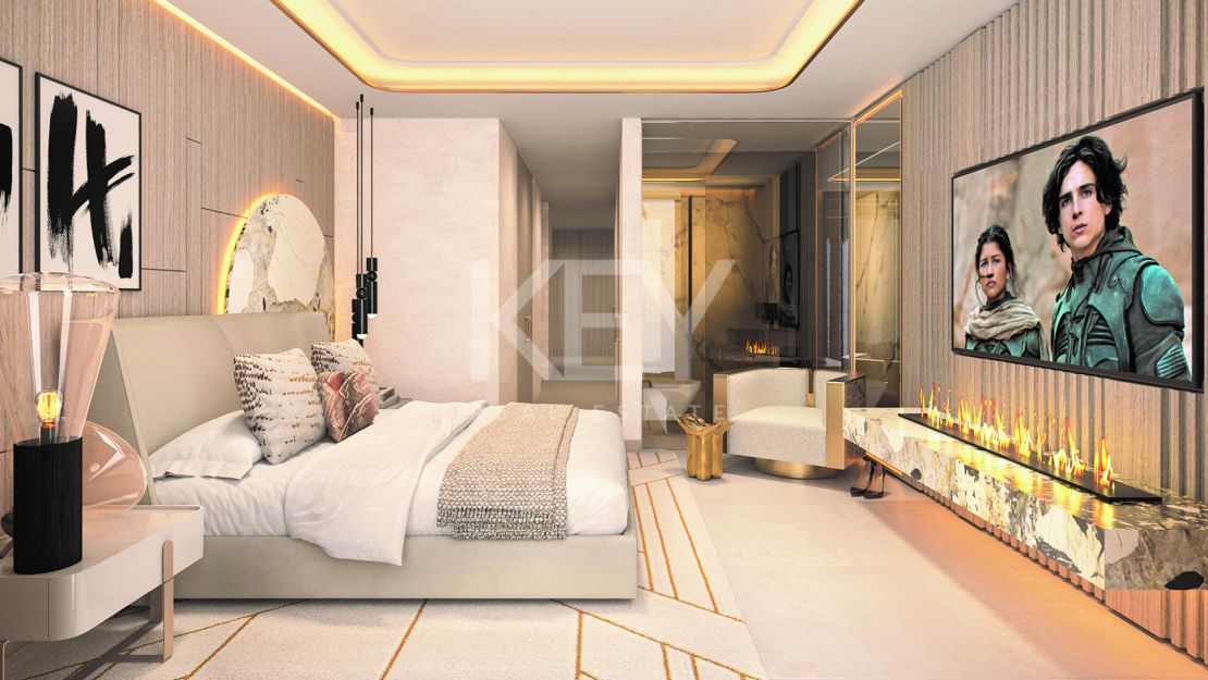 Lujosa villa pareada situada en primera línea de playa en Las Chapas, Marbella