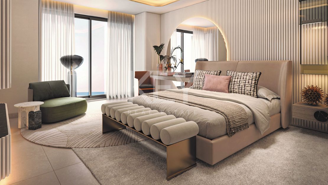 Lujosa villa pareada situada en primera línea de playa en Las Chapas, Marbella