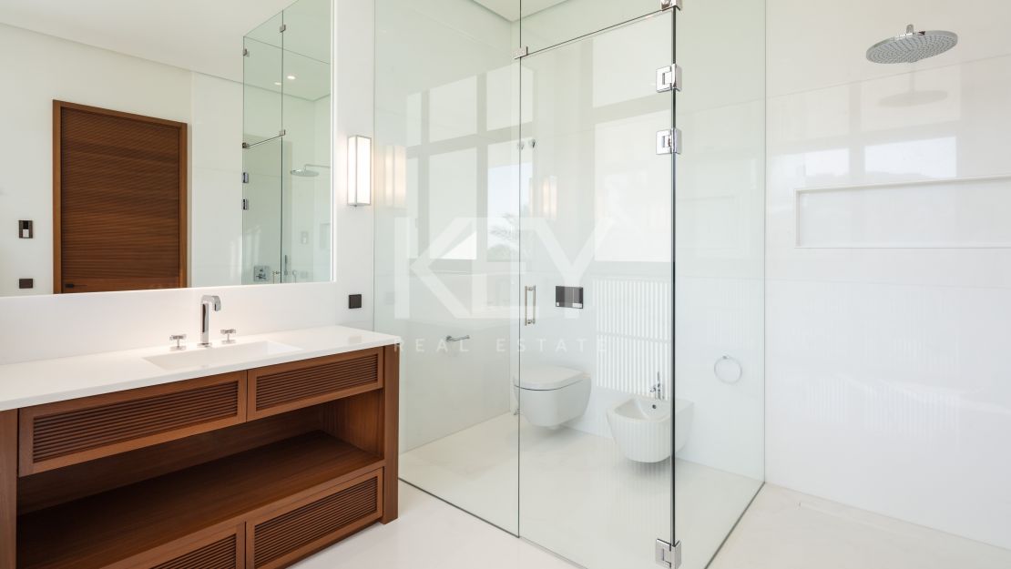 Modern and stylish new development villa for sale in Casares