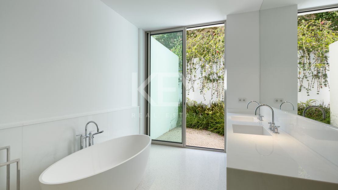 Modern and stylish new development villa for sale in Casares