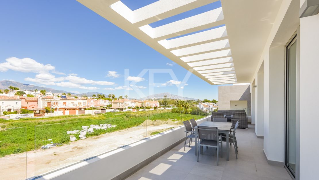 Nuevo ático de marca para alquiler a largo plazo en New Golden Mile