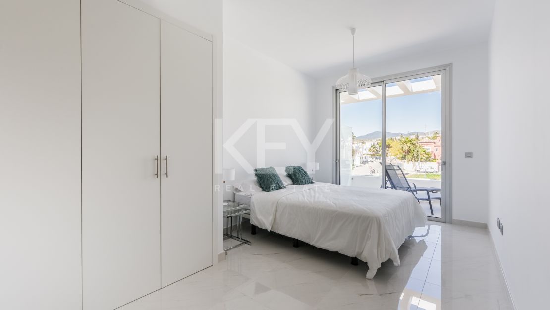 Nuevo ático de marca para alquiler a largo plazo en New Golden Mile