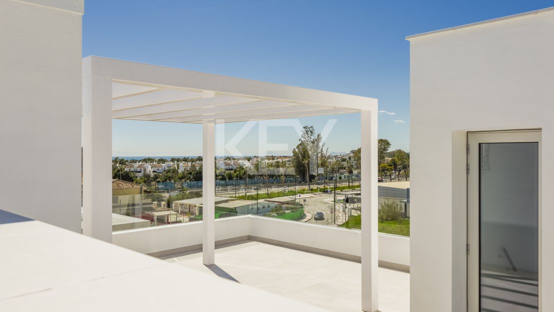 Nuevo ático de marca para alquiler a largo plazo en New Golden Mile