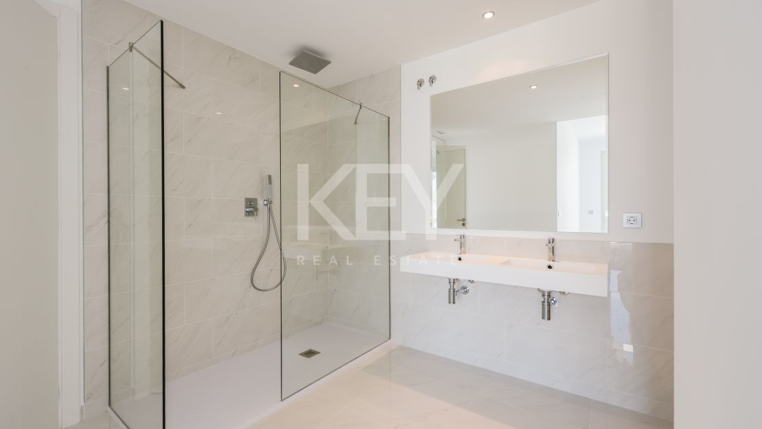 Nuevo ático de marca para alquiler a largo plazo en New Golden Mile