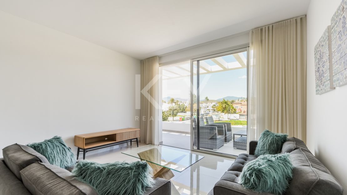 Nuevo ático de marca para alquiler a largo plazo en New Golden Mile