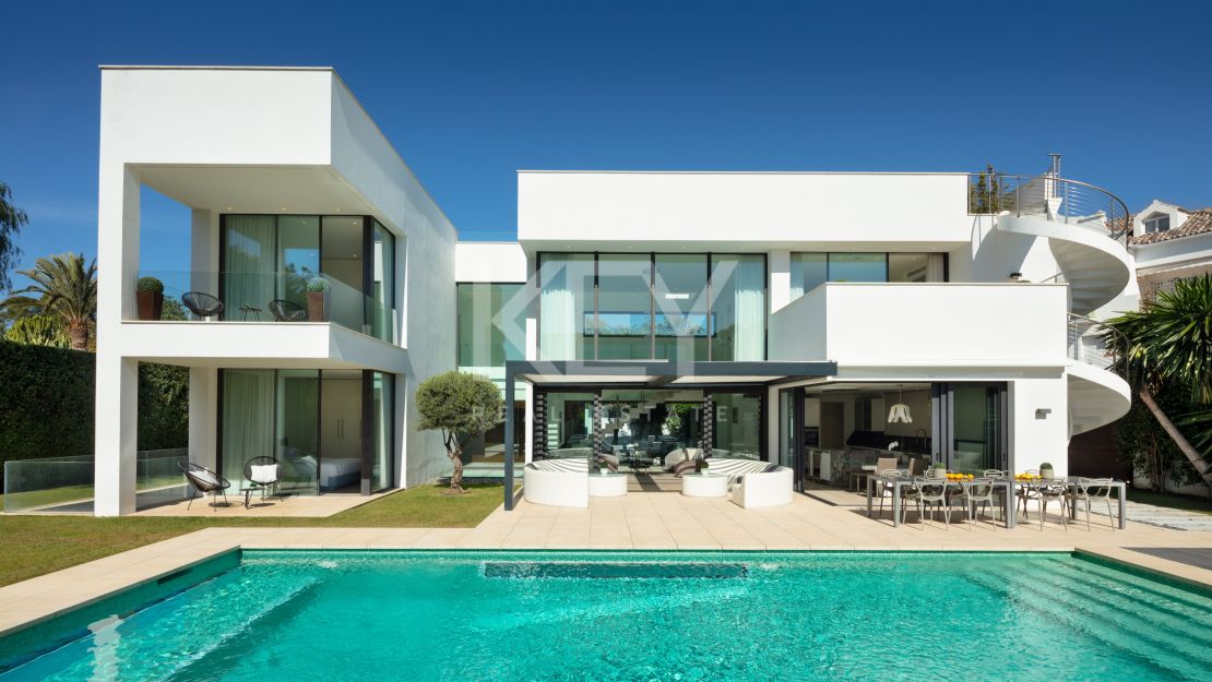 Mistral modern and luxurious villa close to the beach in Puerto Banus, Marbella