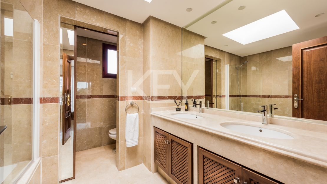 Penthouse The Views: пляжный пентхаус на второй линии пляжа в восточной части Марбельи