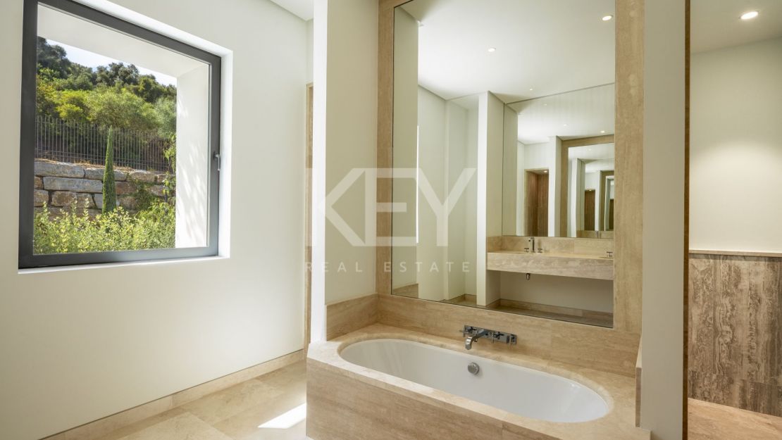 Impressive villa in exclusive area in Finca Cortesin, Casares