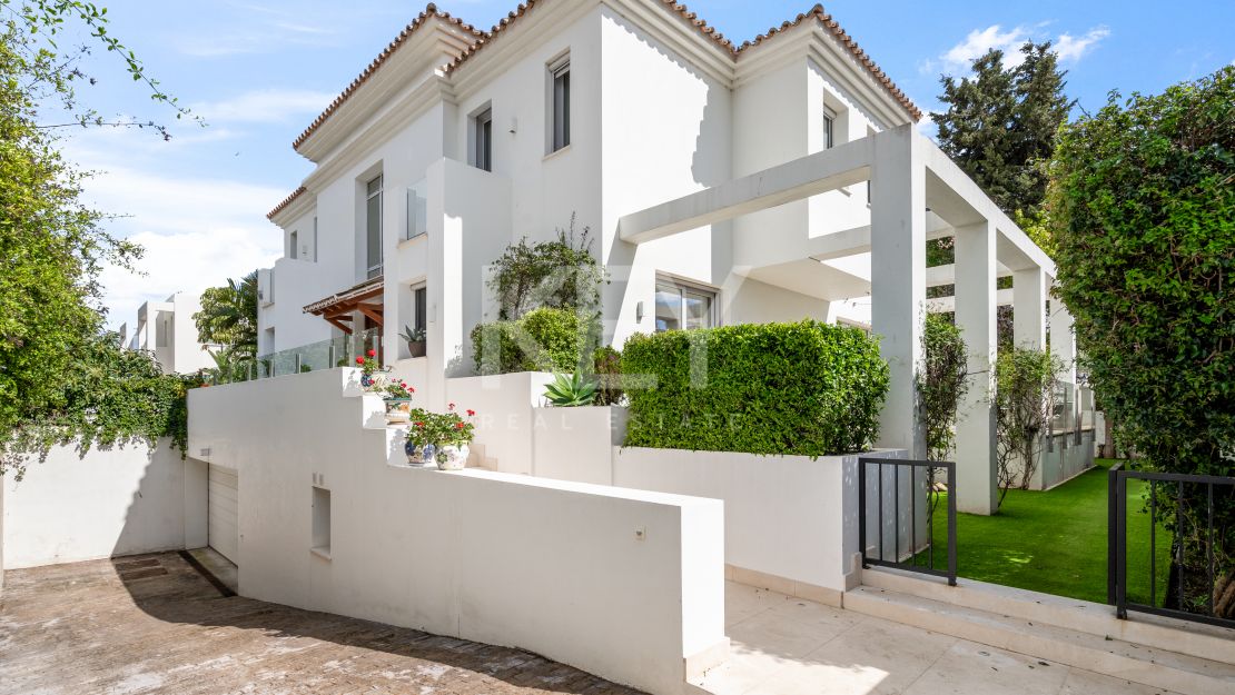Villa contemporánea junto a la playa - a pasos del mar y Puerto Banús en Cortijo Blanco