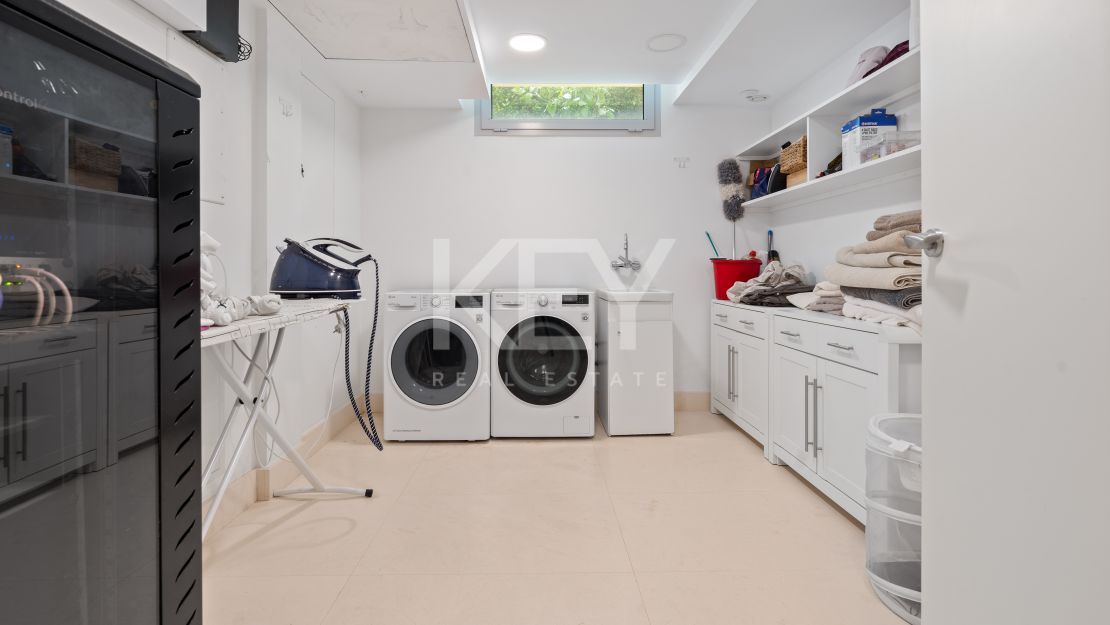 Villa contemporánea junto a la playa - a pasos del mar y Puerto Banús en Cortijo Blanco