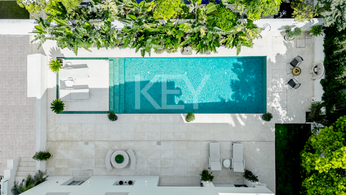 Villa contemporánea junto a la playa - a pasos del mar y Puerto Banús en Cortijo Blanco