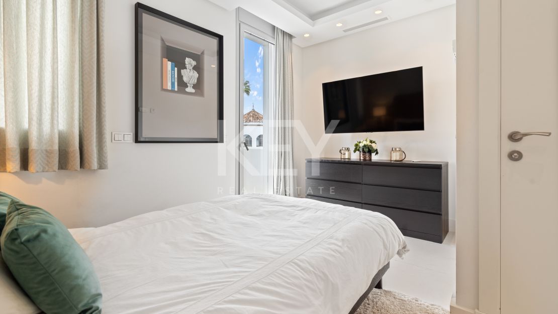 Villa contemporánea junto a la playa - a pasos del mar y Puerto Banús en Cortijo Blanco