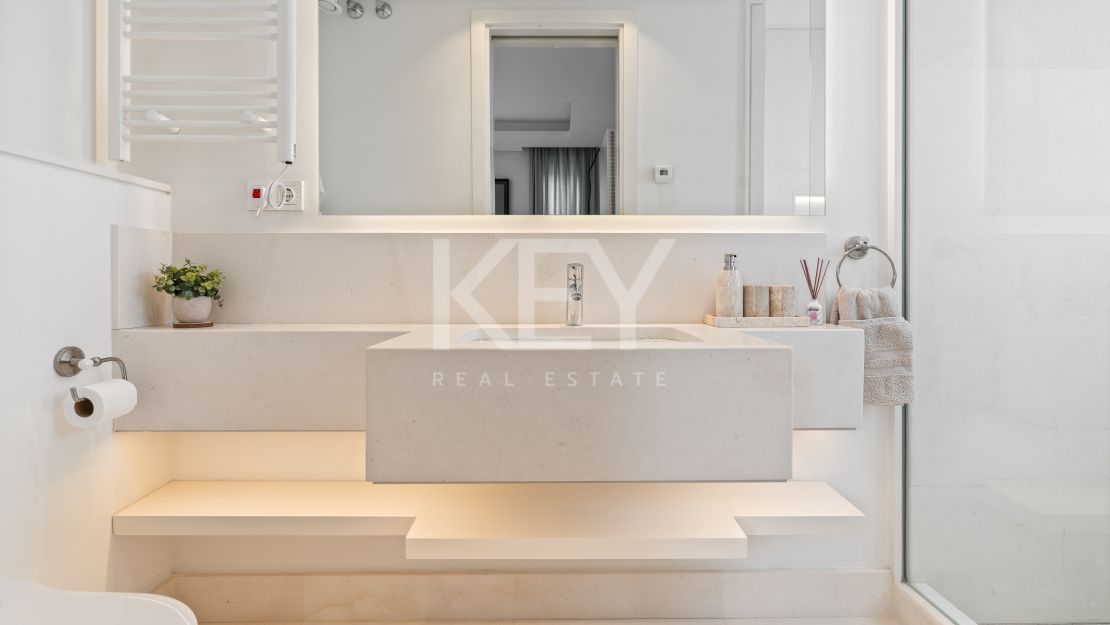 Villa contemporánea junto a la playa - a pasos del mar y Puerto Banús en Cortijo Blanco