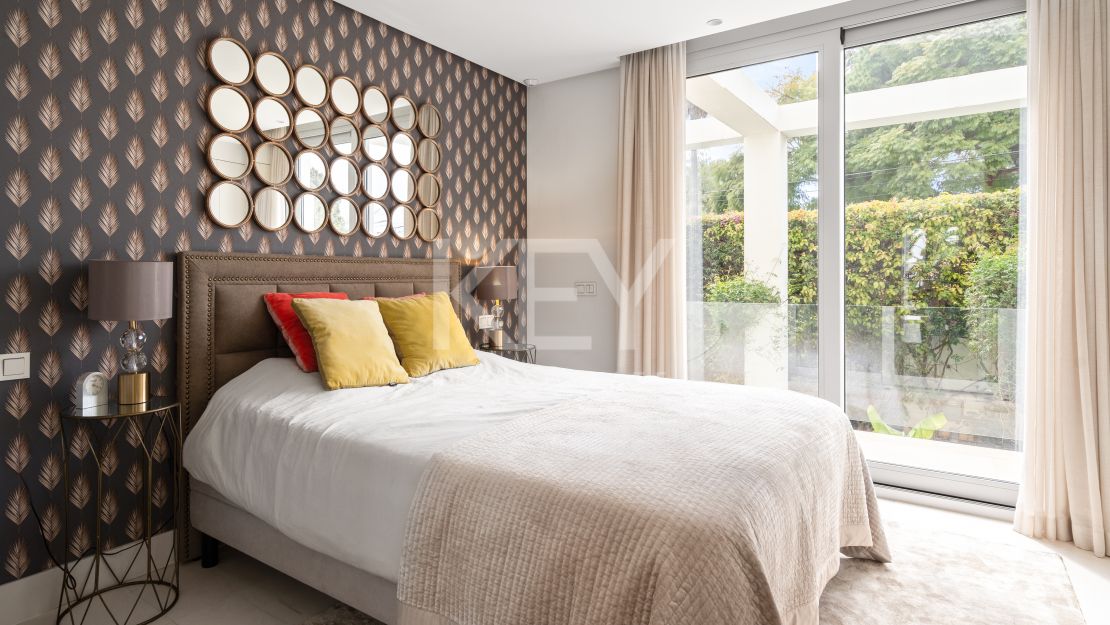 Villa contemporánea junto a la playa - a pasos del mar y Puerto Banús en Cortijo Blanco