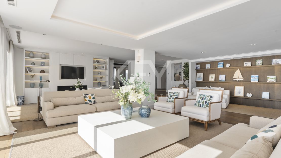 Вилла на первой линии гольфа на продажу в Лос-Наранхос гольф, Нуэва Андалусия