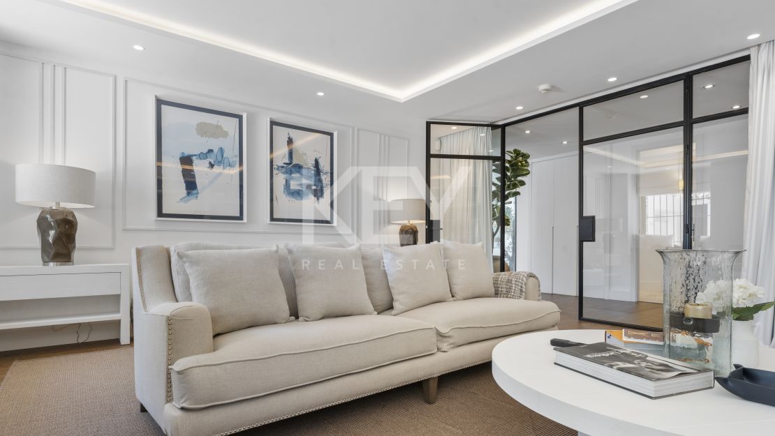 Вилла на первой линии гольфа на продажу в Лос-Наранхос гольф, Нуэва Андалусия