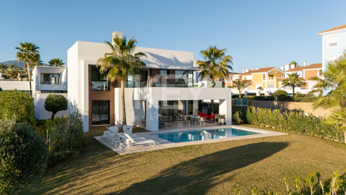 Villa Aurora: Beautiful villa for short term rent in New Golden Mile, Estepona