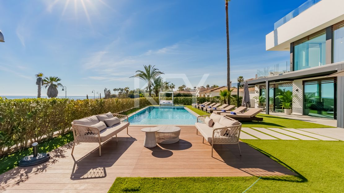 Modern villa in frontline beach New Golden Mile, Estepona