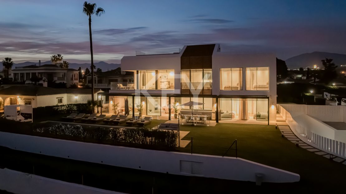 Modern villa in frontline beach New Golden Mile, Estepona