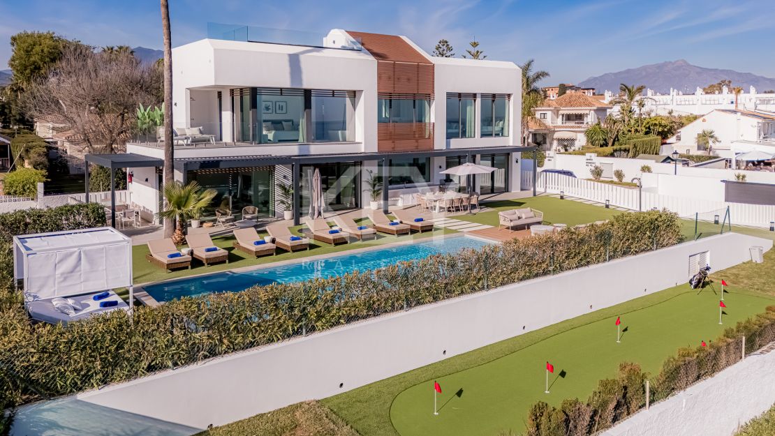 Modern villa in frontline beach New Golden Mile, Estepona