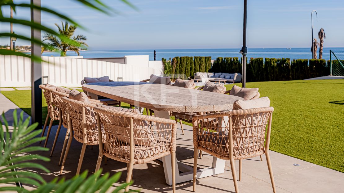 Modern villa in frontline beach New Golden Mile, Estepona