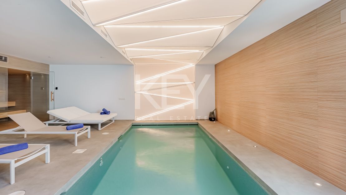 Modern villa in frontline beach New Golden Mile, Estepona