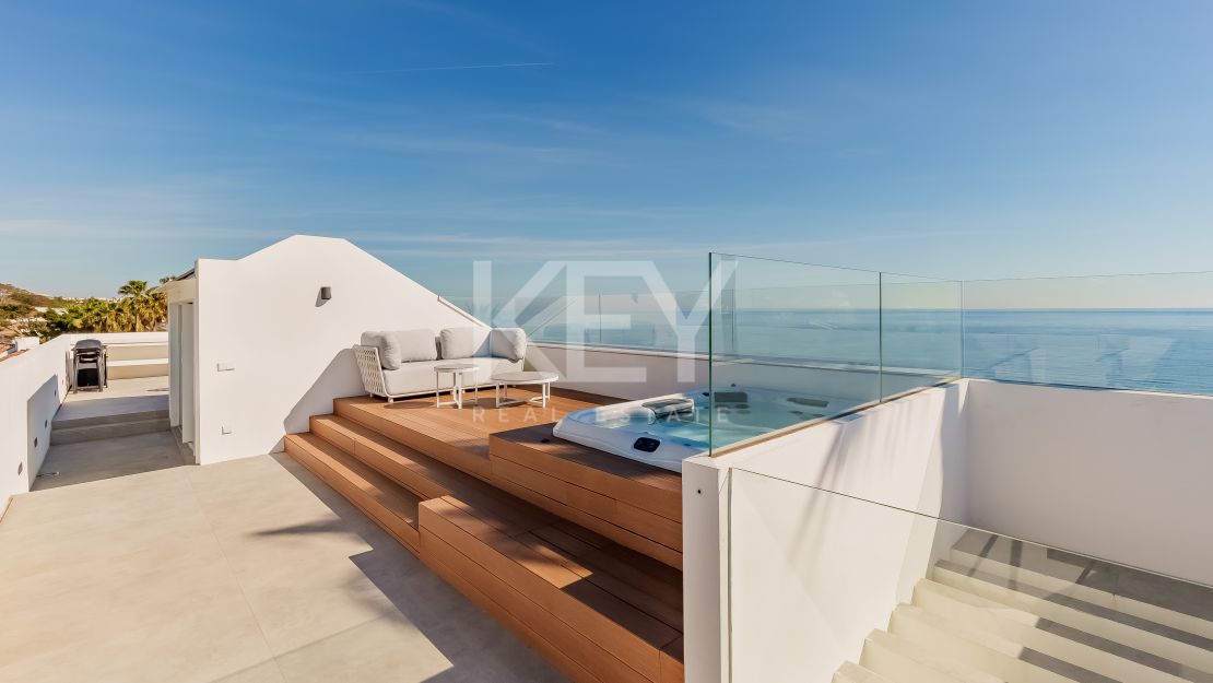 Modern villa in frontline beach New Golden Mile, Estepona