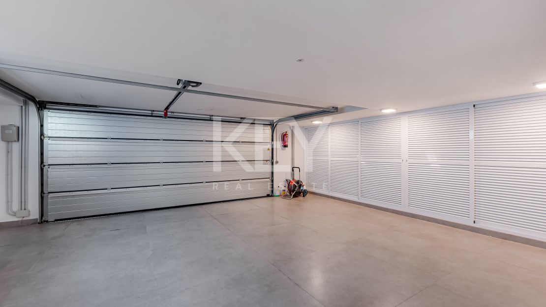 Modern villa in frontline beach New Golden Mile, Estepona