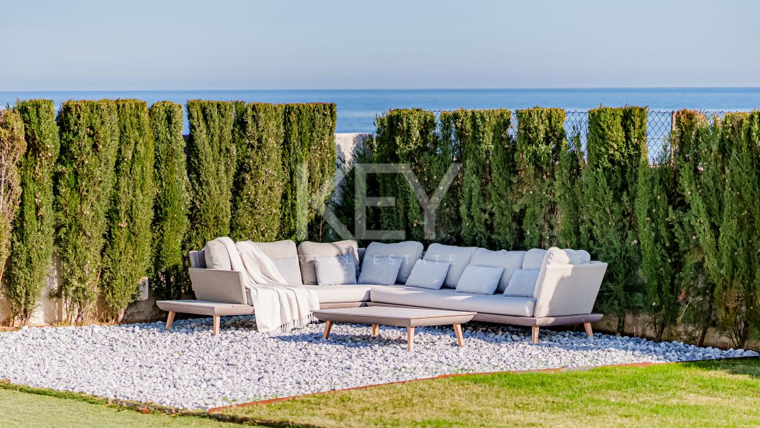 Modern villa in frontline beach New Golden Mile, Estepona