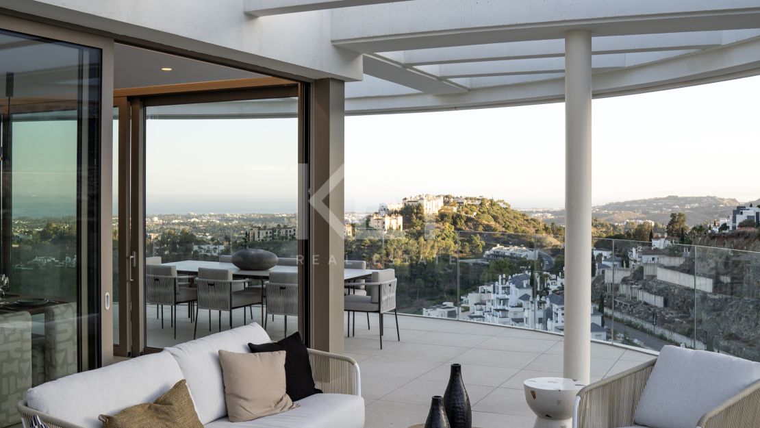 Ультрасовременный пентхаус на продажу в Бенахависе.