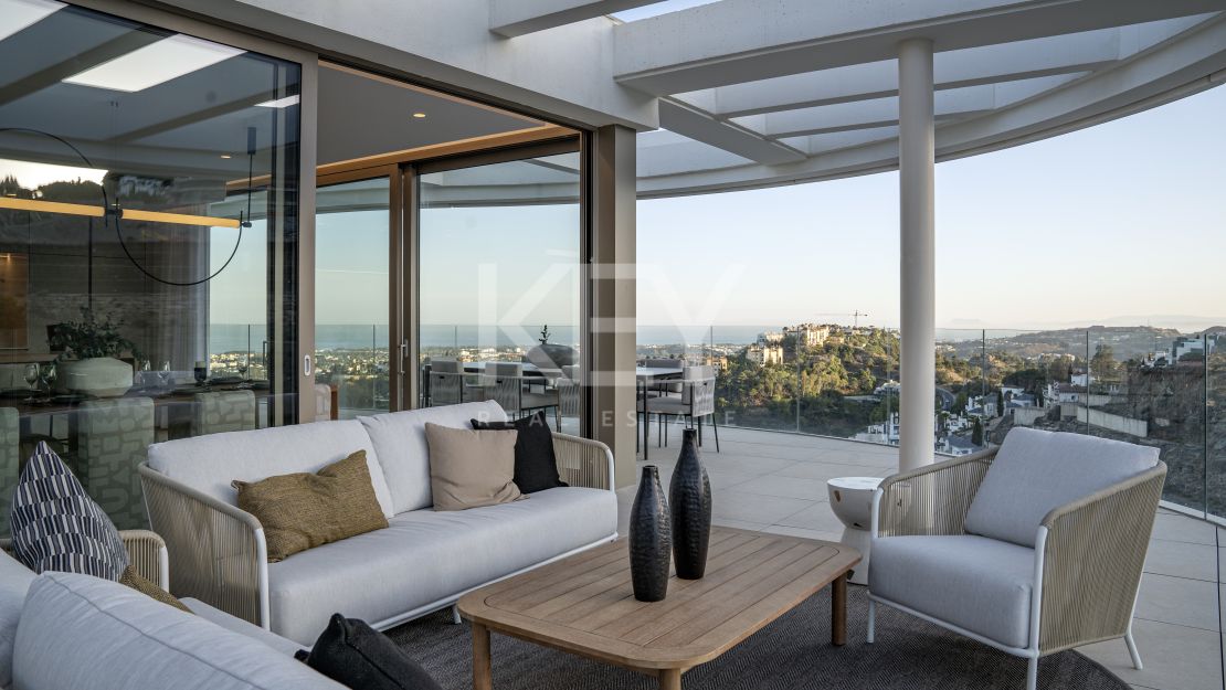 Ультрасовременный пентхаус на продажу в Бенахависе.