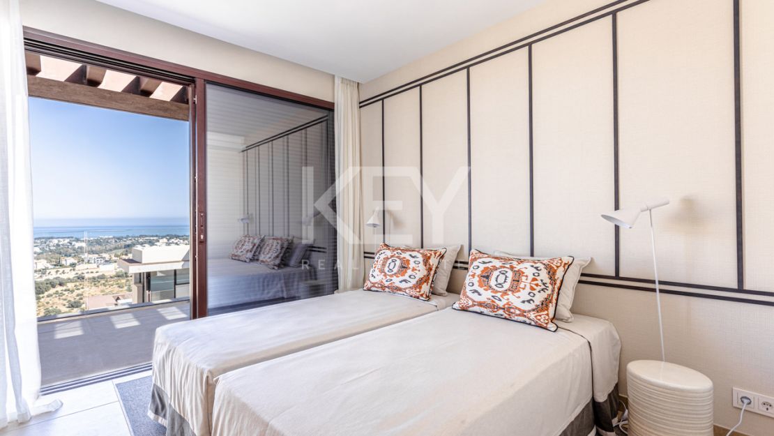 New luxury modern villa in La Alqueria, Benahavis