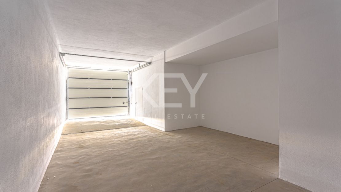 New luxury modern villa in La Alqueria, Benahavis