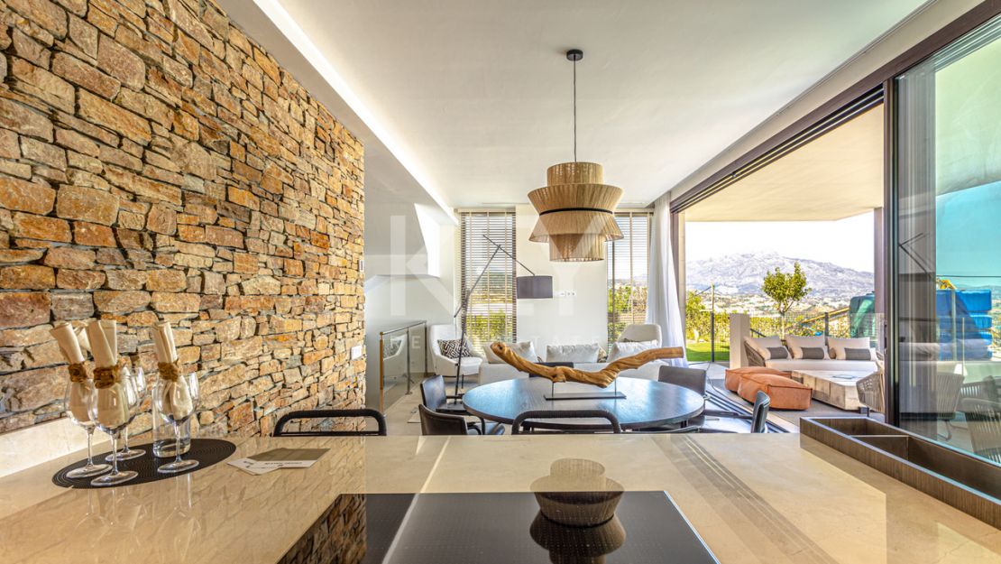 New luxury modern villa in La Alqueria, Benahavis