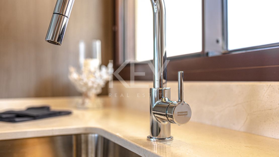 New luxury modern villa in La Alqueria, Benahavis